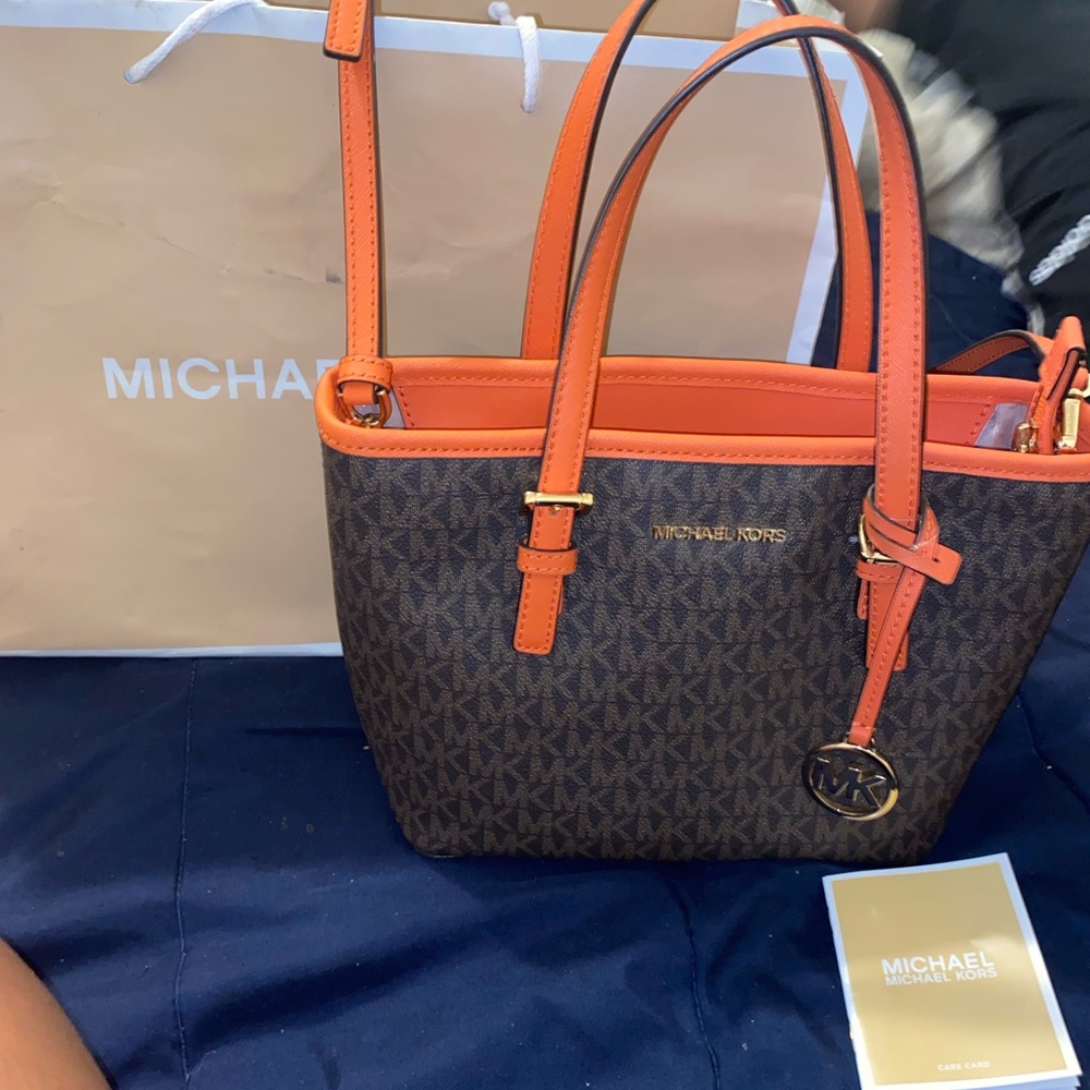 Michael Kors Jet Set Travel Bag . - Picture 3 of 3